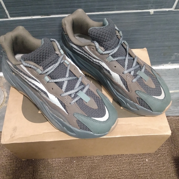 YEEZY BOOST 700 GEODE